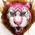 Kahverengi Saçlı Pembe Yüz Kurt Maske Kaplan Maske Mega Peluş 26 No